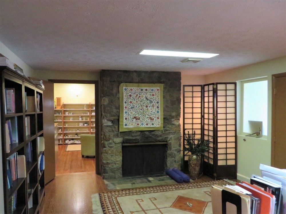 Traditional Health Clinic & Salt Spa: 6210 Highland Place Way, Knoxville, TN 37919